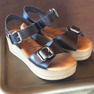 Blowfish “Leeds” Sandals 7